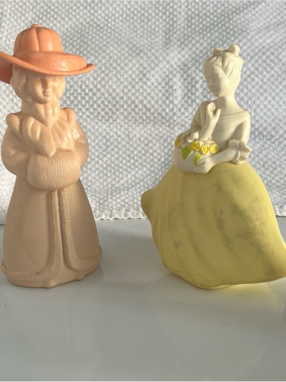 Avon Yellow Ceramic Figurine Base